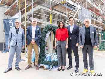 Richtfest für Europas größte Laborinfrastruktur für Transfer in der Grünen Chemie