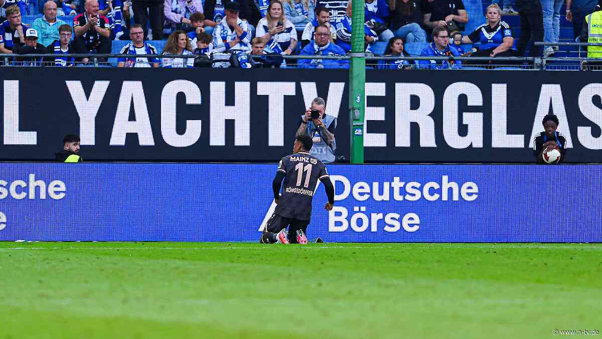 Ärger nach Hass-Welle: Ex-Hamburger provoziert Fans, Kumpel stellt ihn auf dem Feld in den Senkel