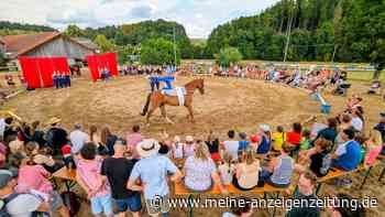 Voltigierfreunde Ampertal feiern mit Pferdeakrobatik und Elefantenkönig