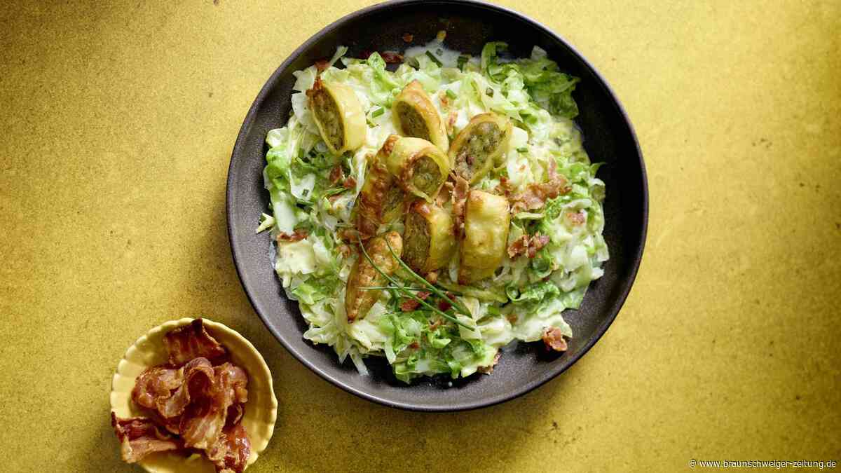 Fixes Maultaschen-Gröstl auf Rahmspitzkohl