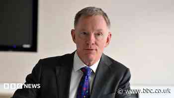 NI secretary to hold Stormont talks over budget deadlock
