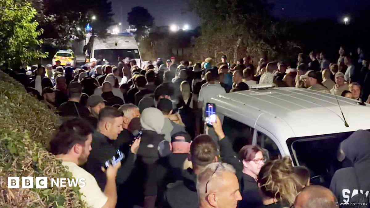 Watch: Anti-migrant boat protesters block roads in Portsmouth