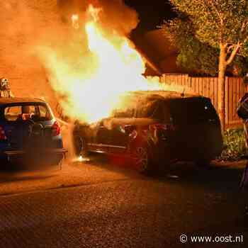 112 Nieuws: Auto uitgebrand in Vroomshoop
