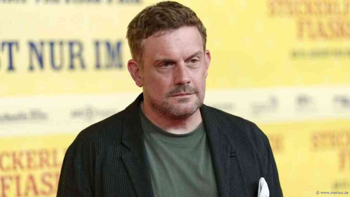 „Eberhofer“-Star Sebastian Bezzel greift bei Kindern durch: Abends gilt eine strenge Regel
