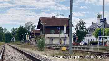 Mann mit Machete am Bahnhof Dießen unterwegs