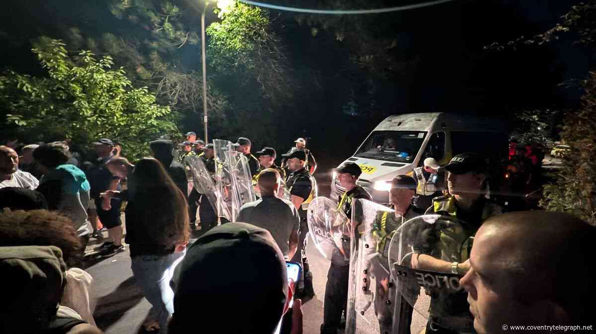 Riot police clash with Portsmouth protestors as government calls out 'thuggish behviour'