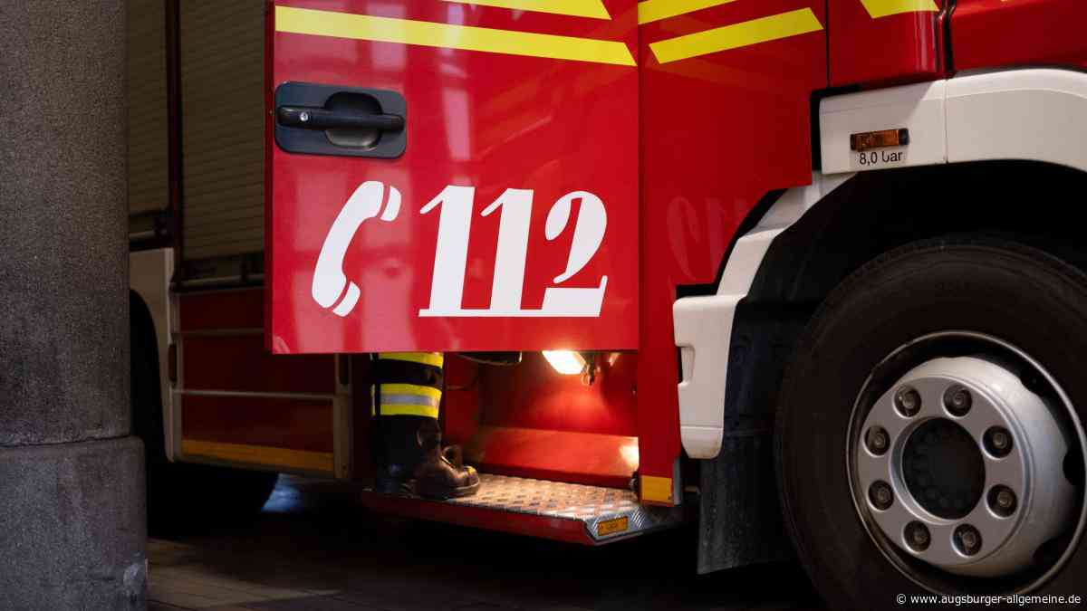 82-Jähriger fährt auf der B2 zwei Feuerwehrleute an