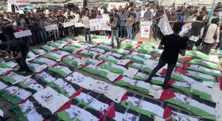 Gaza, funerale di massa per 100 vittime estratte fra le macerie: molti sono bambini
