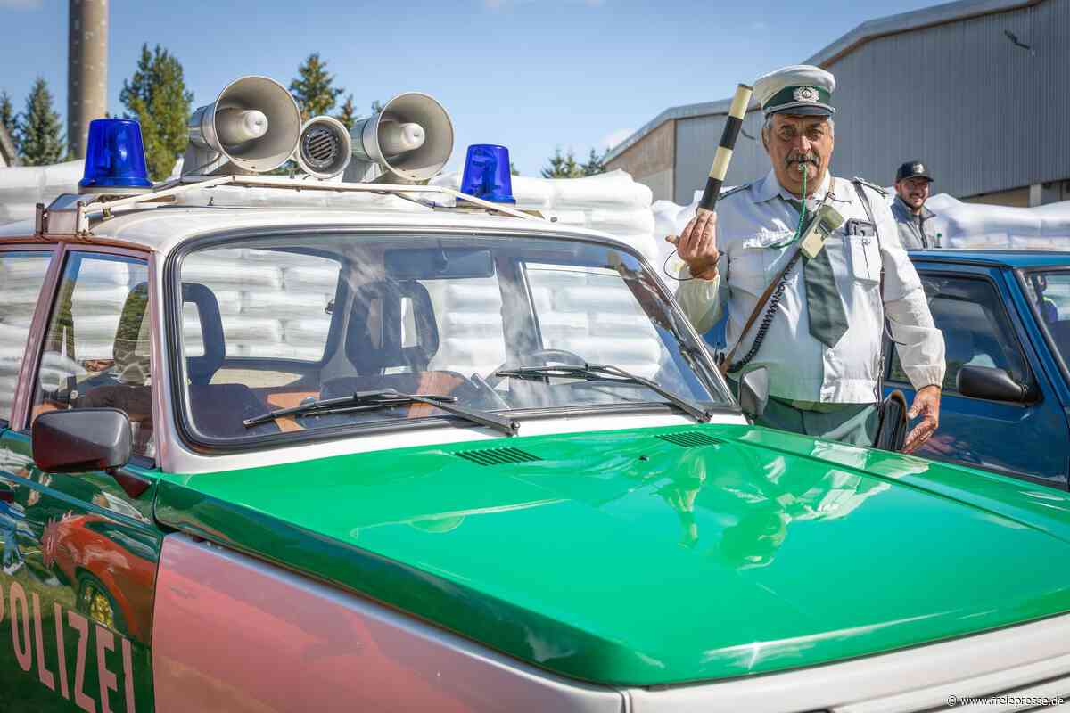 Zwischen falschem Polizisten und echtem Design: Oldtimertreffen im Erzgebirge