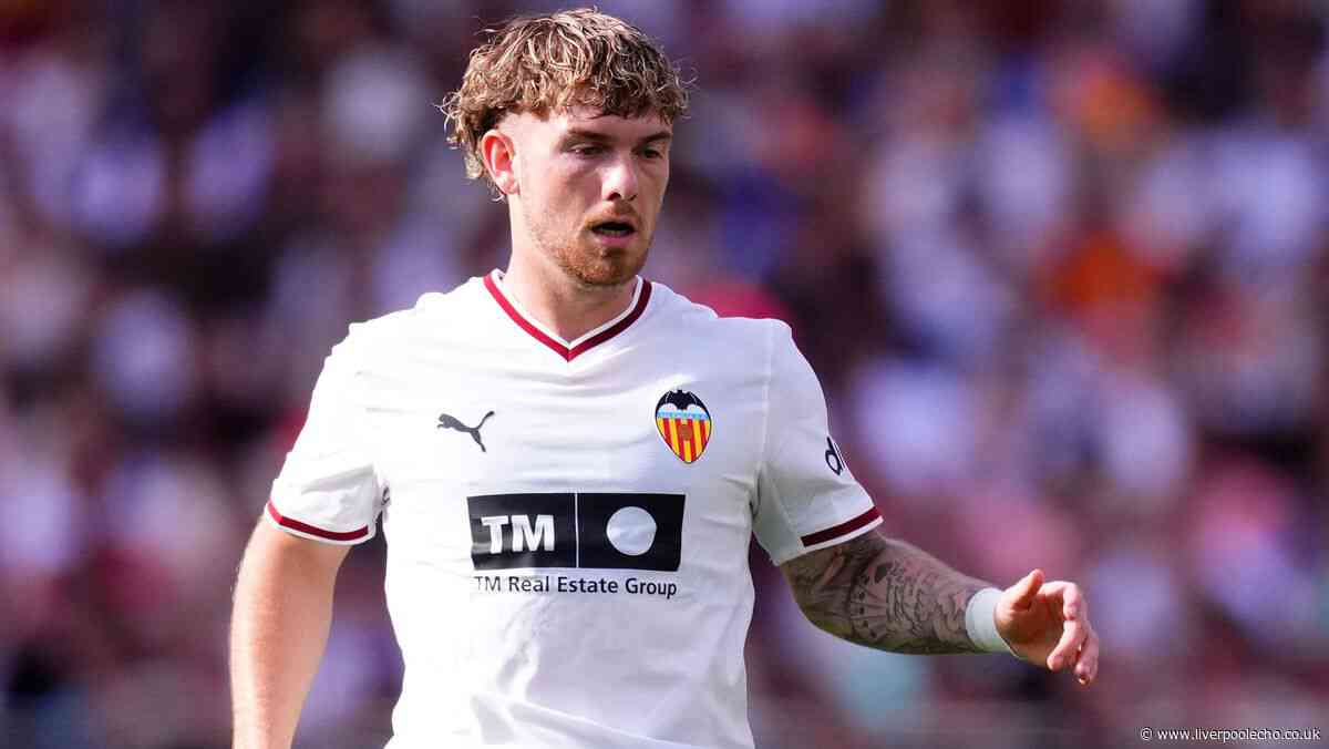 Spanish media react as 'out of shape' Harvey Elliott suffers nightmare Valencia debut