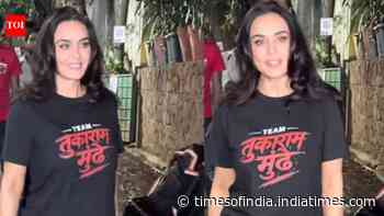 Preity Zinta wears 'Team Tukaram Mundhe' t-shirt, netizens react