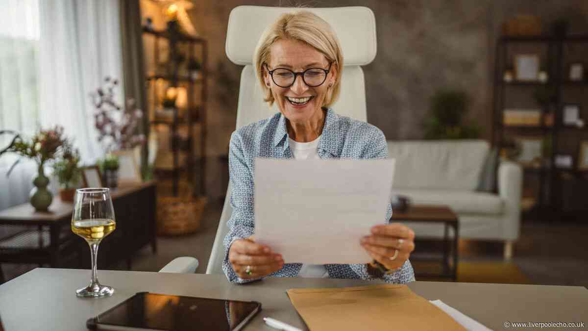 New HMRC update for workers as letters sent about £70 payment