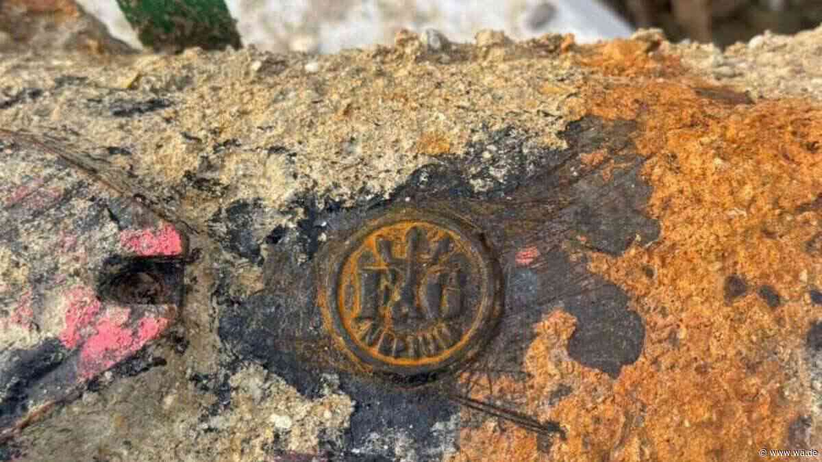 Bagger legt Kabel der Wehrmacht frei – es liegt seit 1943 unter der Staatsstraße