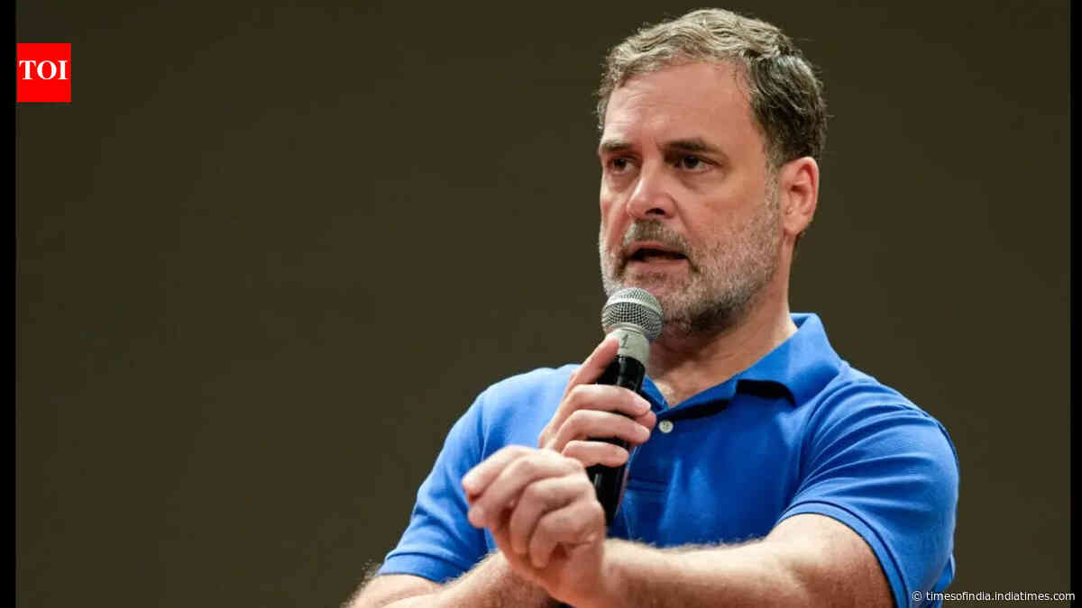 Delhi building collapse: Rahul demands accountability, accuses PM Modi &amp; BJP of grandstanding