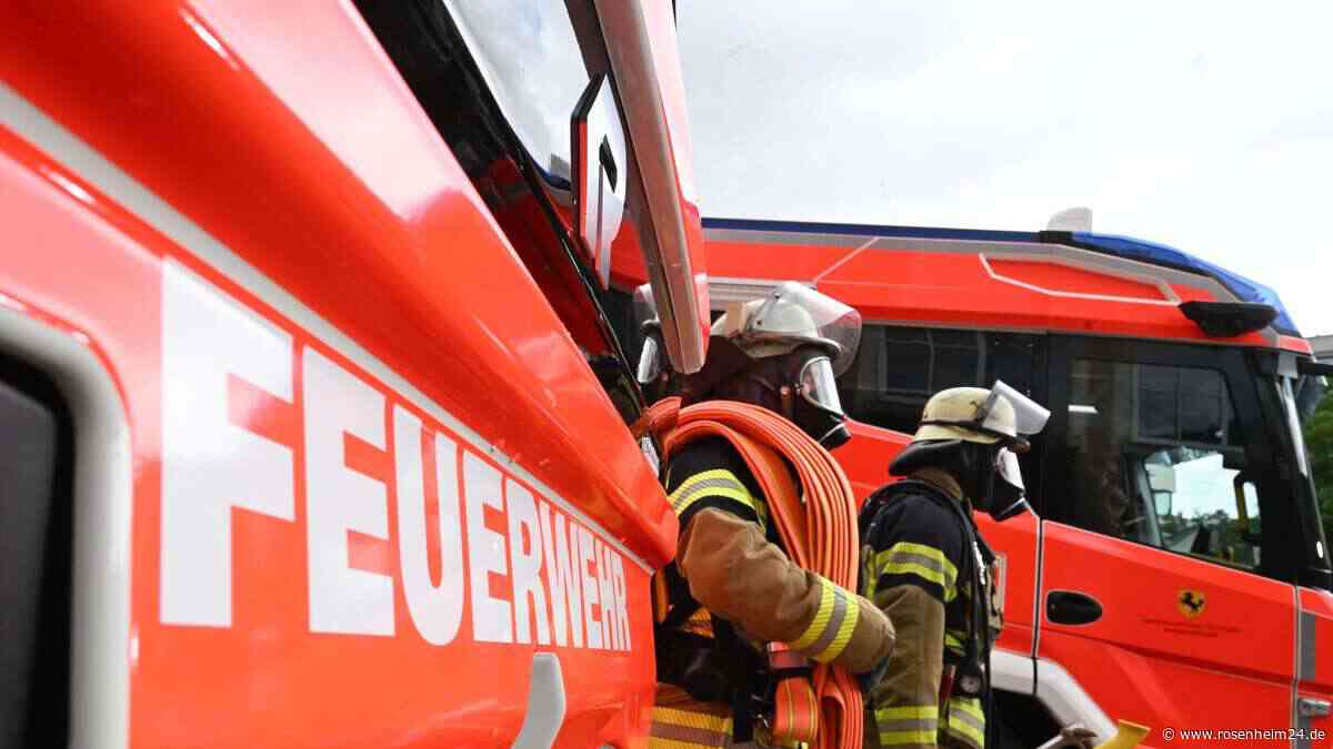 Beim Abbiegen auf A8: Frau fährt in Frasdorf in vorfahrtberechtigtes Auto