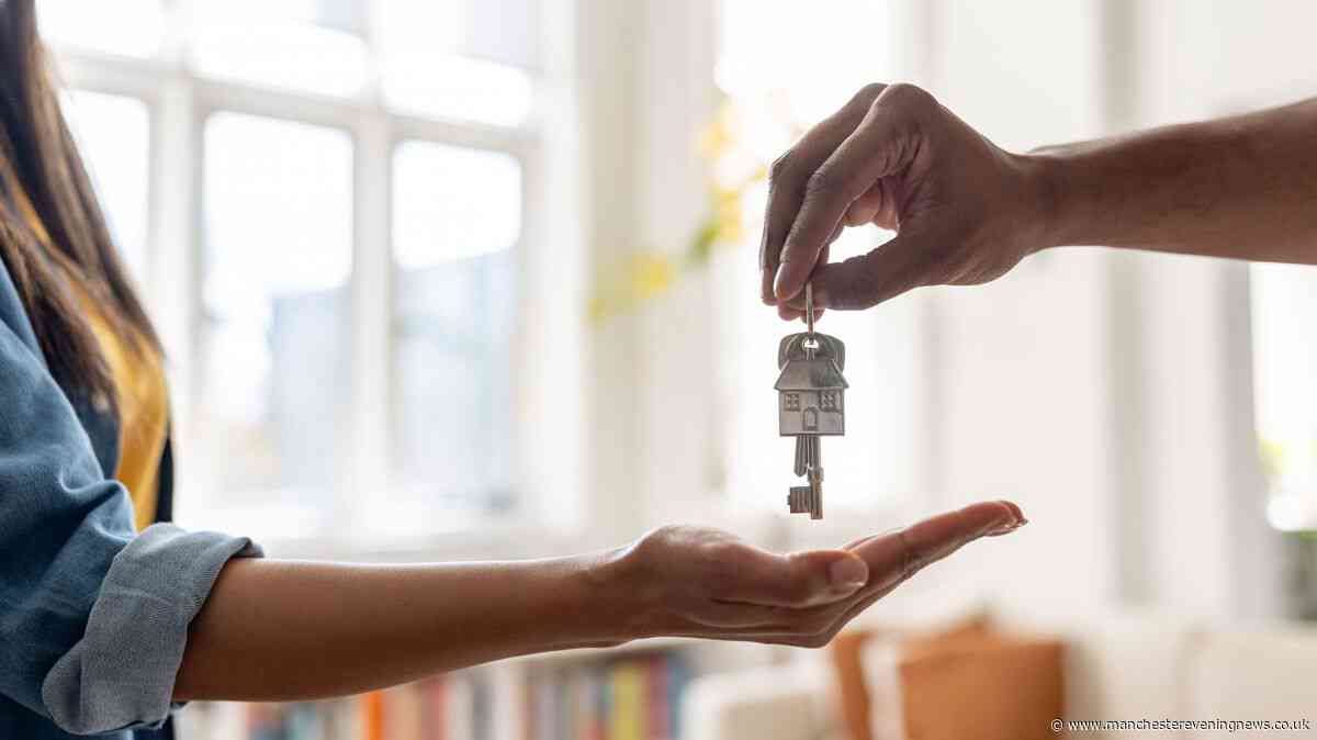 Warning issued to first-time buyers as UK house prices fall for first time since 2023