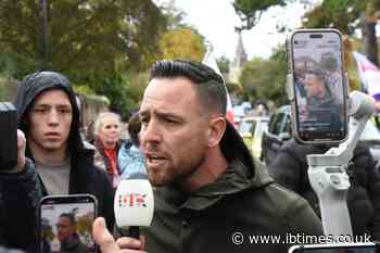 UK Far-Right Activist Danny Tommo Livestreams Call To Block Coaches Carrying 140 Asylum Seekers in Portsmouth