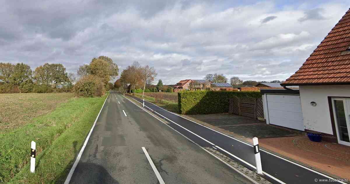 Brommerrijder (16) overleden na frontale botsing net over de grens
