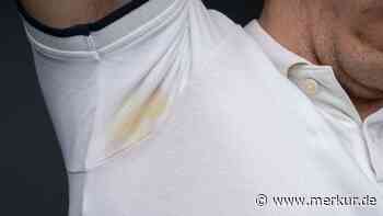 Gelbe Flecken an den Achseln entfernen: Diese Hausmittel retten Ihr weißes T-Shirt
