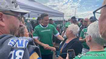 Pierre Poilievre tailgates with fans, talks tariffs at Labour Day Classic