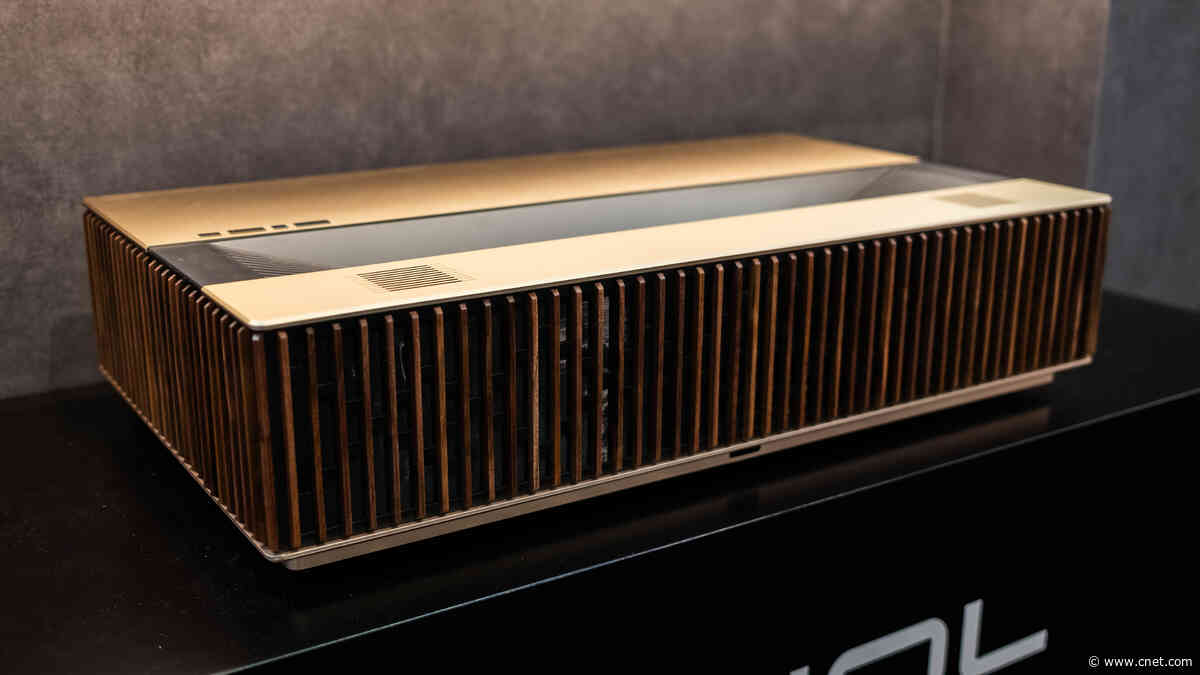 This Gorgeous UST Projector Has a High-Tech Secret