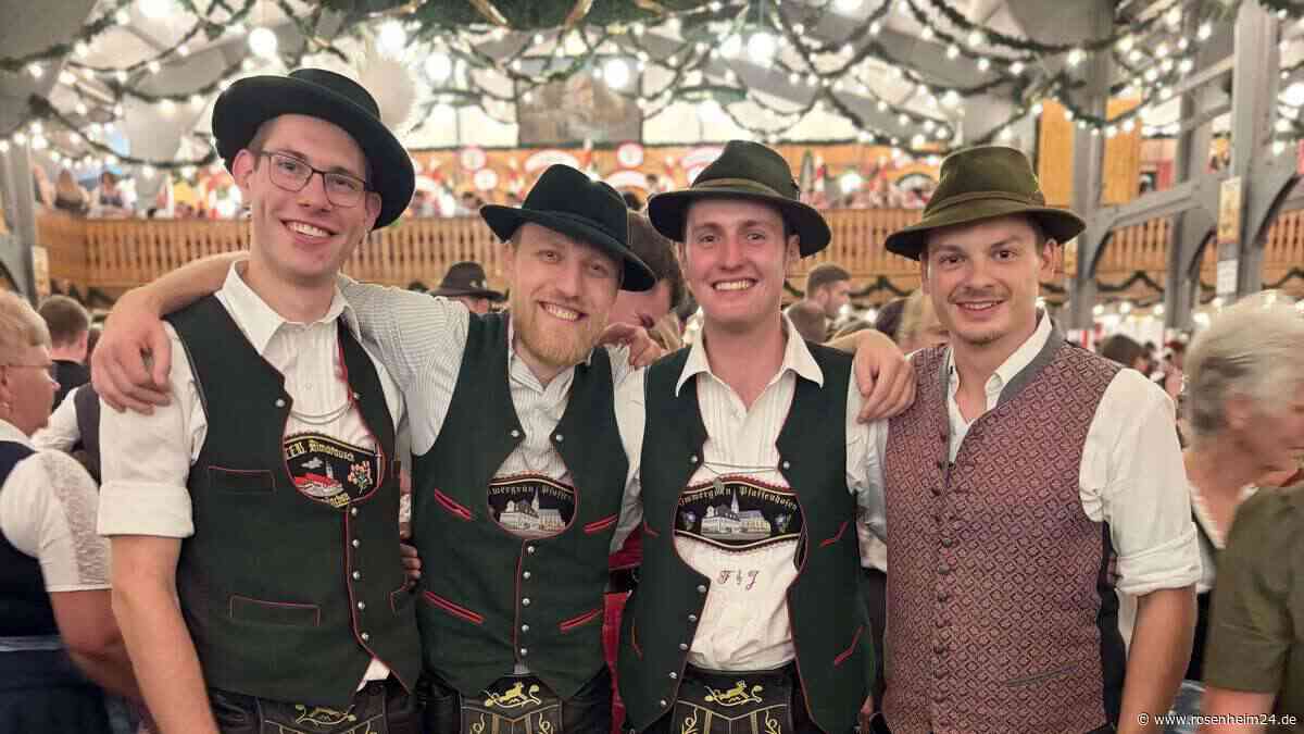 Festzug, Goaslschnalzer, gemeinsamer Plattler: So klingt und lebt Rosenheimer Wiesn-Tradition