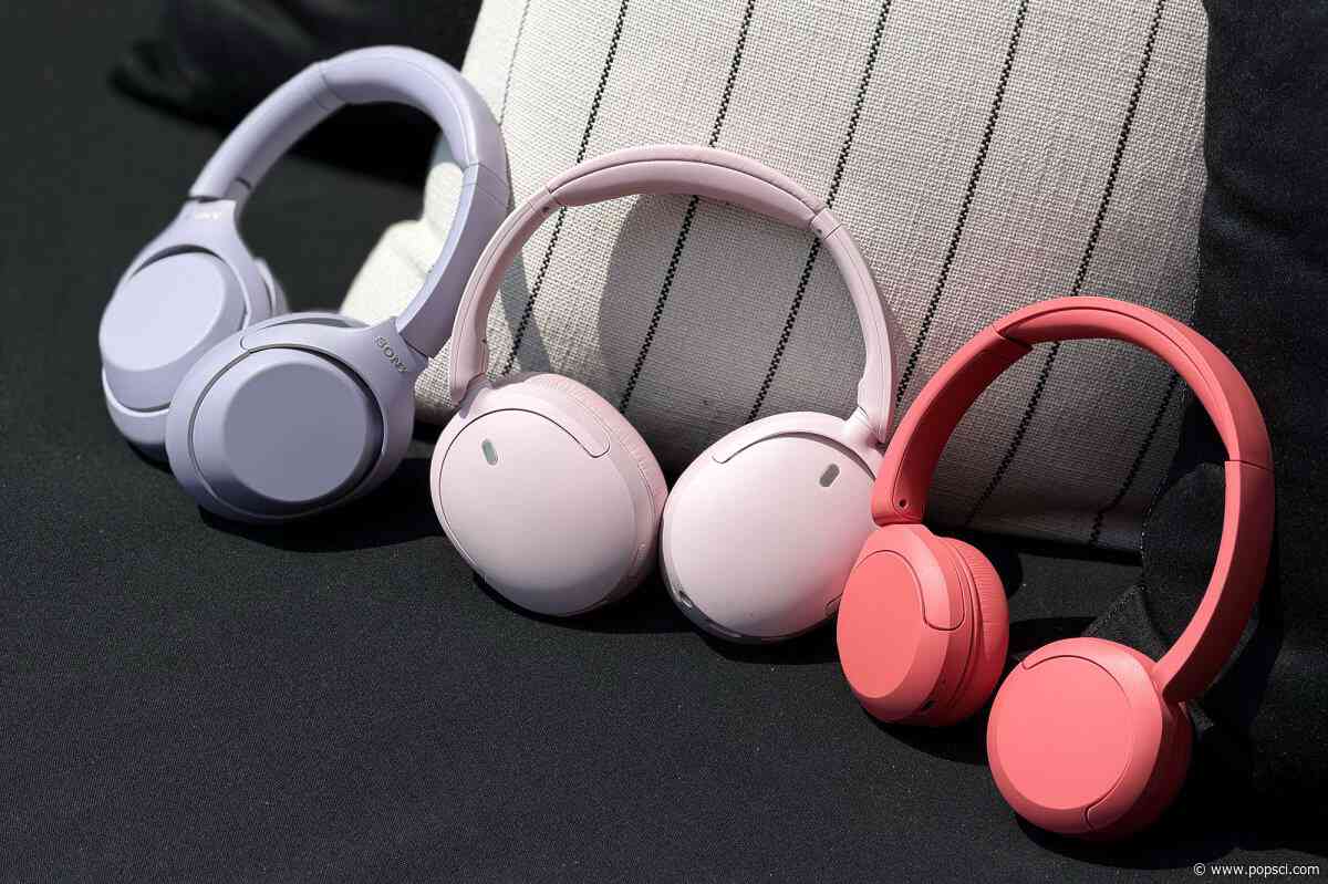 Social media loves Sony’s WH-1000XM4 headphones. Now you can love the sequel for less.