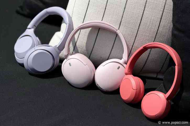 Social media loves Sony’s WH-1000XM4 headphones. Now you can love the sequel for less.