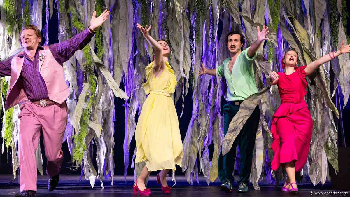 „Sturmhöhe“ am Altonaer Theater: Liebe, Rache und ein glänzendes Ensemble