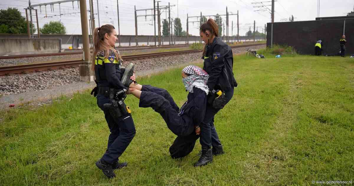 Twee vrouwen krijgen boete na blokkade van Betuweroute, maar niemand weet waar het vonnis heen moet