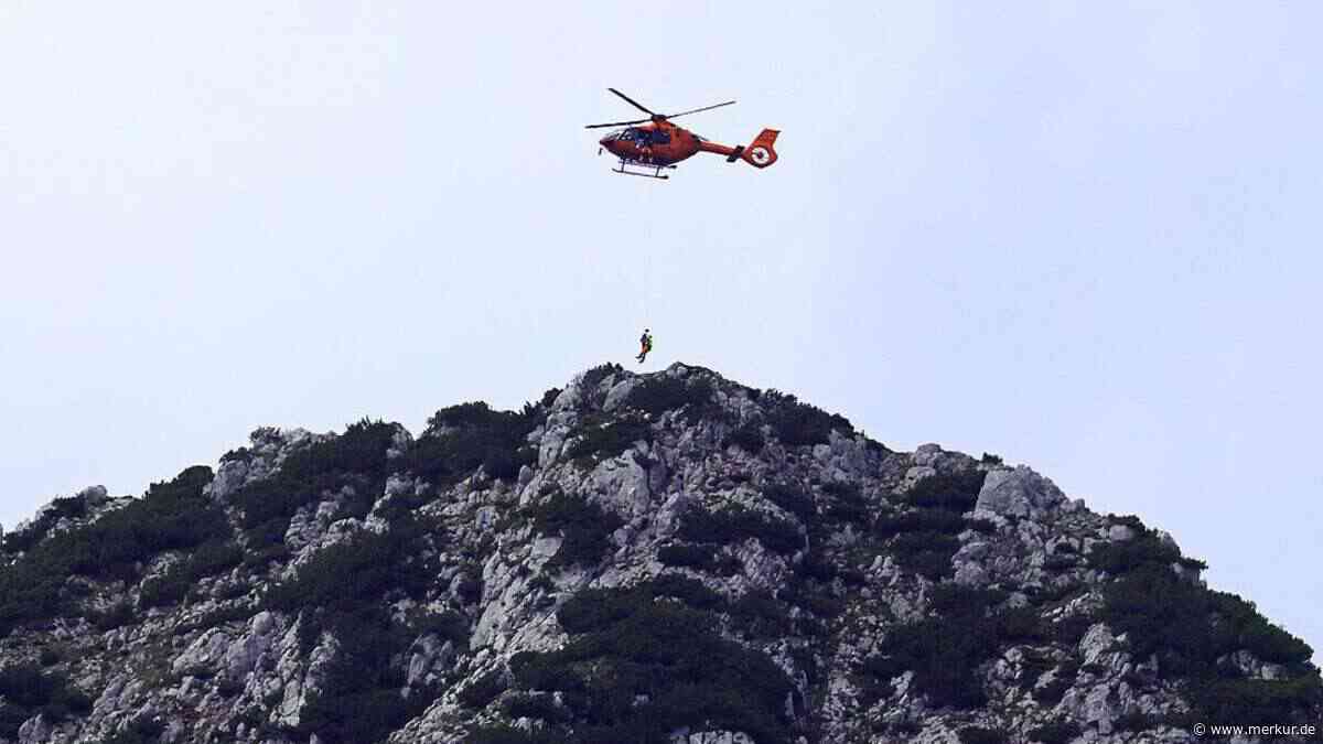 Auf 1.650 Metern: Mutter gerät mit ihren Kindern in Not – Bergwacht fliegt mit Hubschrauber zur Rettung