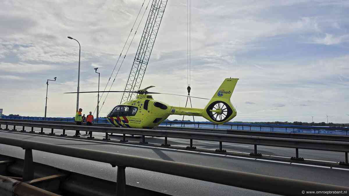 Traumaheli geland op Merwedeburg, ongeluk veroorzaakt fikse file