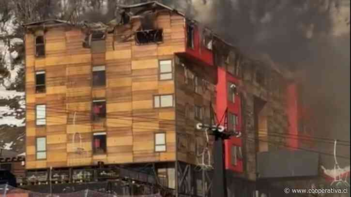 Viento puelche favoreció propagación del incendio en Hotel Altos Nevados