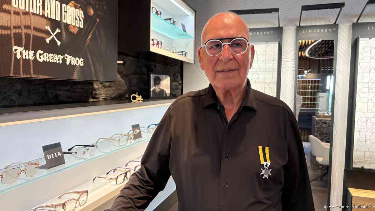 Carlo (80) werkt al 60 jaar bij dezelfde opticien en stopt niet met werken