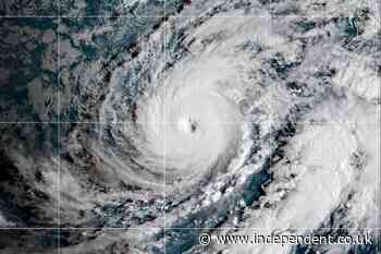 Hurricane Lowell: Hawaii residents issued warning as Category 3 storm could cause floods and mudslides
