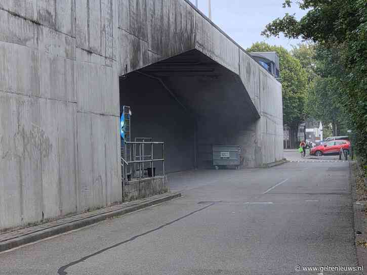 Supermarkt vol rook door koolstofdioxidelekkage, winkel gesloten