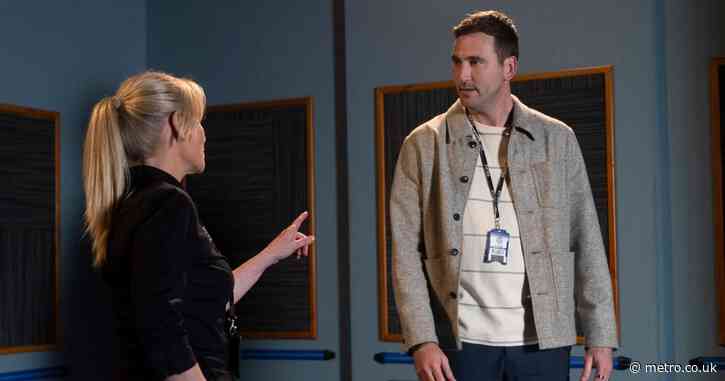 Kit left violently injured in Coronation Street as he confronts murder suspect