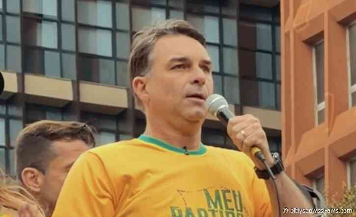 Flávio Bolsonaro acusa alianza entre Lula y De Moraes durante acto del Día de la Independencia