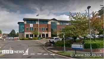 Ex-PC denies saving inappropriate images to phone