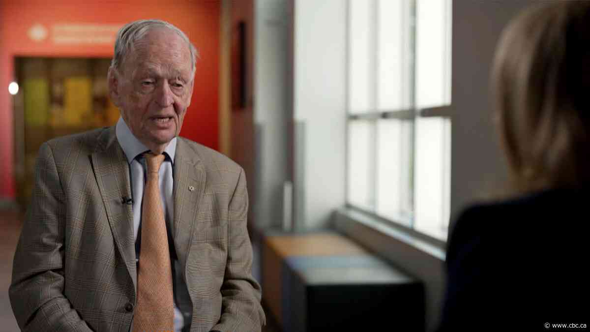 Chrétien offers blunt assessment of Canada-U.S. trade war