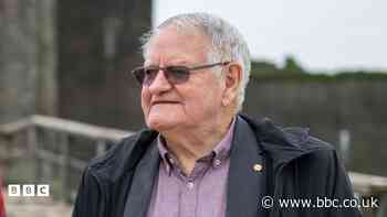 Polisi amddiffyn yn 'broblem fawr' i Lywodraeth Plaid Cymru – Dafydd Iwan