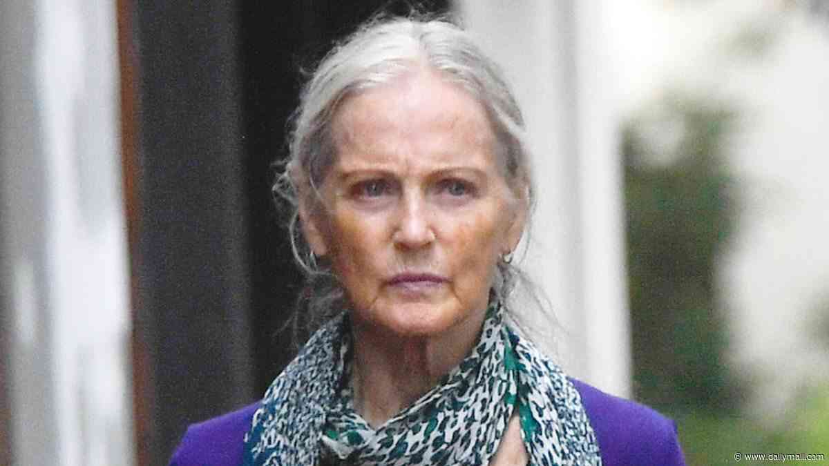 70s Vogue cover girl, 79, who played Robert De Niro's love interest in a Hollywood classic seen on rare outing... can you guess who?
