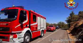 Twee Nederlandse motorrijders storten in ravijn op Sardinië, reddingswerkers dalen afgrond in