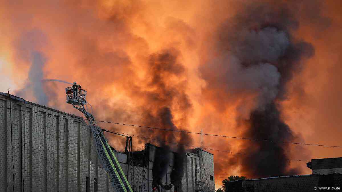 Zwei Tote und mehrere Verletzte: Nach dreitägiger Feuerpause greift Russland erneut Kiew an