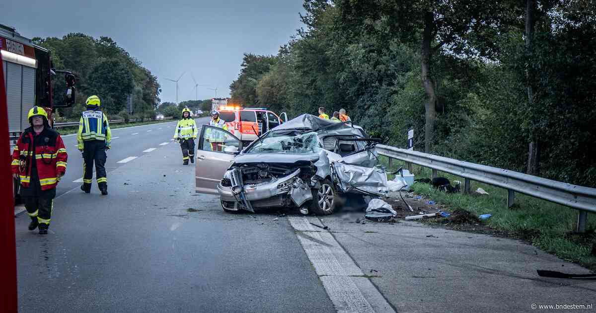Man (37) overleden bij ernstig ongeluk net over Duitse grens, moeder en kind zwaargewond