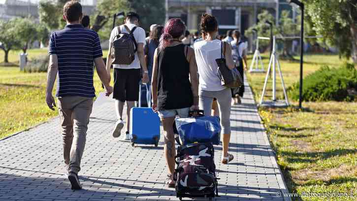Stipendi più alti e riconoscimento del merito: i giovani italiani all’estero vorrebbero tornare, ma solo a queste condizioni