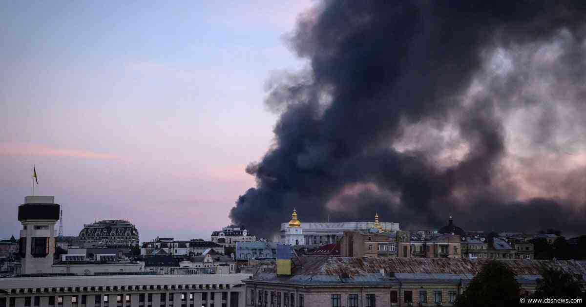 Russian strikes on Kyiv resume as soon as Witkoff, Kushner peace talks end