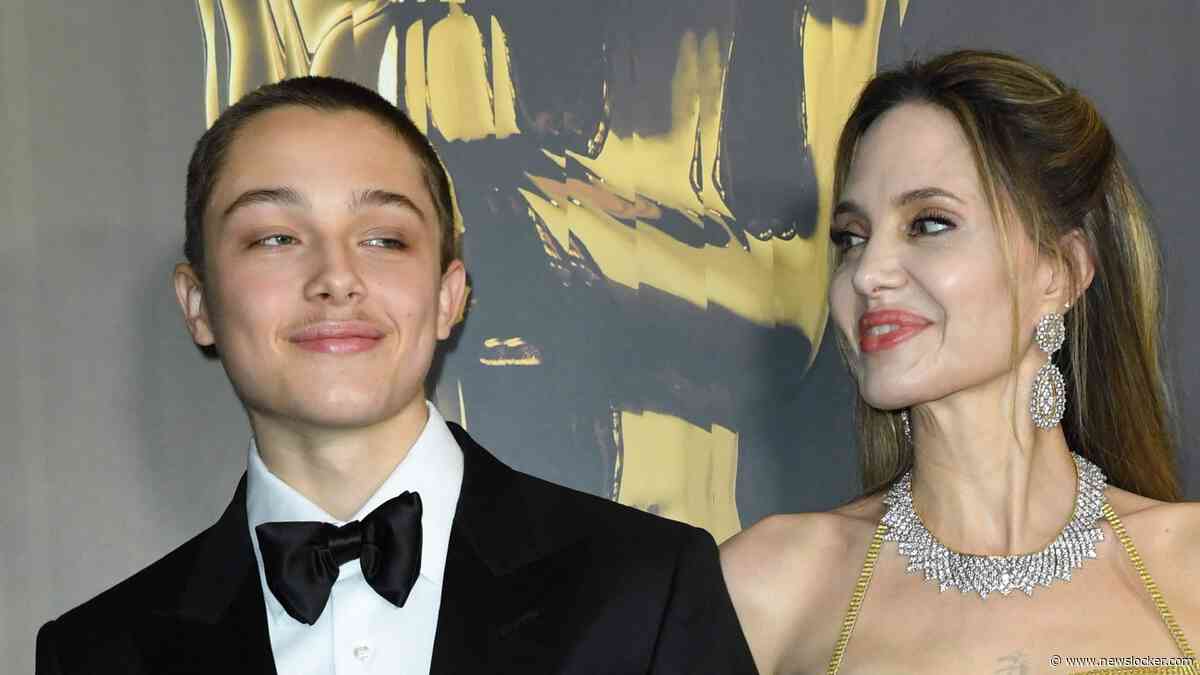 Angelina Jolie bezoekt met zoon Knox boksclub in Oekraïne en traint mee: ’Wat een mooie school’