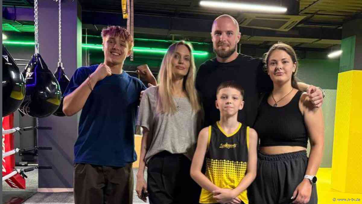 Dritter Besuch in der Ukraine : Angelina Jolie besucht Boxklub in Charkiw