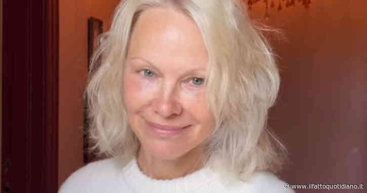 “Il medico mi disse che mi restavano 10 anni di vita, l’epatite C era una condanna a morte. Ho usato tutti i miei risparmi per curarmi”: la confessione di Pamela Anderson
